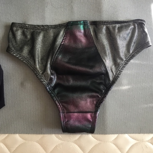 Rave booty shorts - Picture 2 of 5